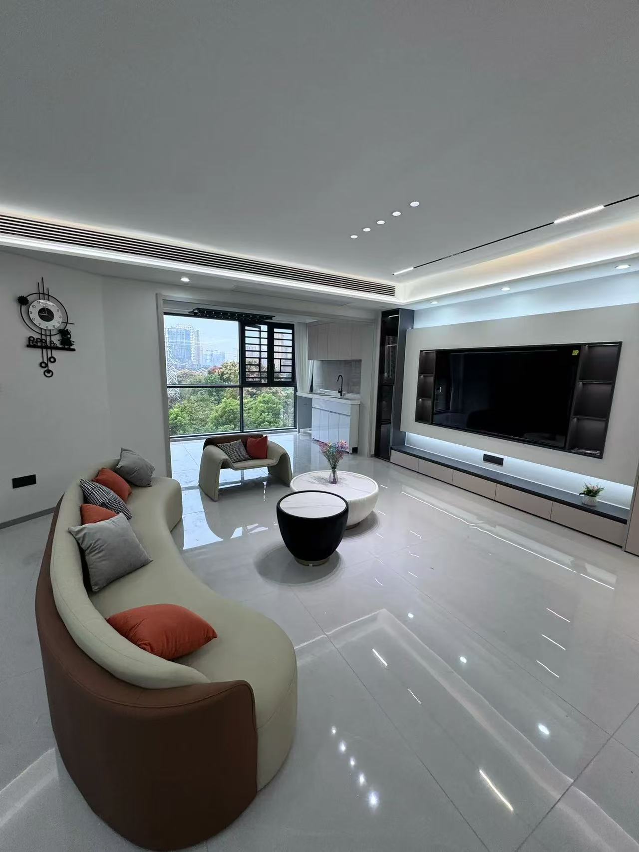 城南，城市丽景湖景房 ，电梯好楼层 ，单价5200 ，全新精装三房二卫 ，证满二