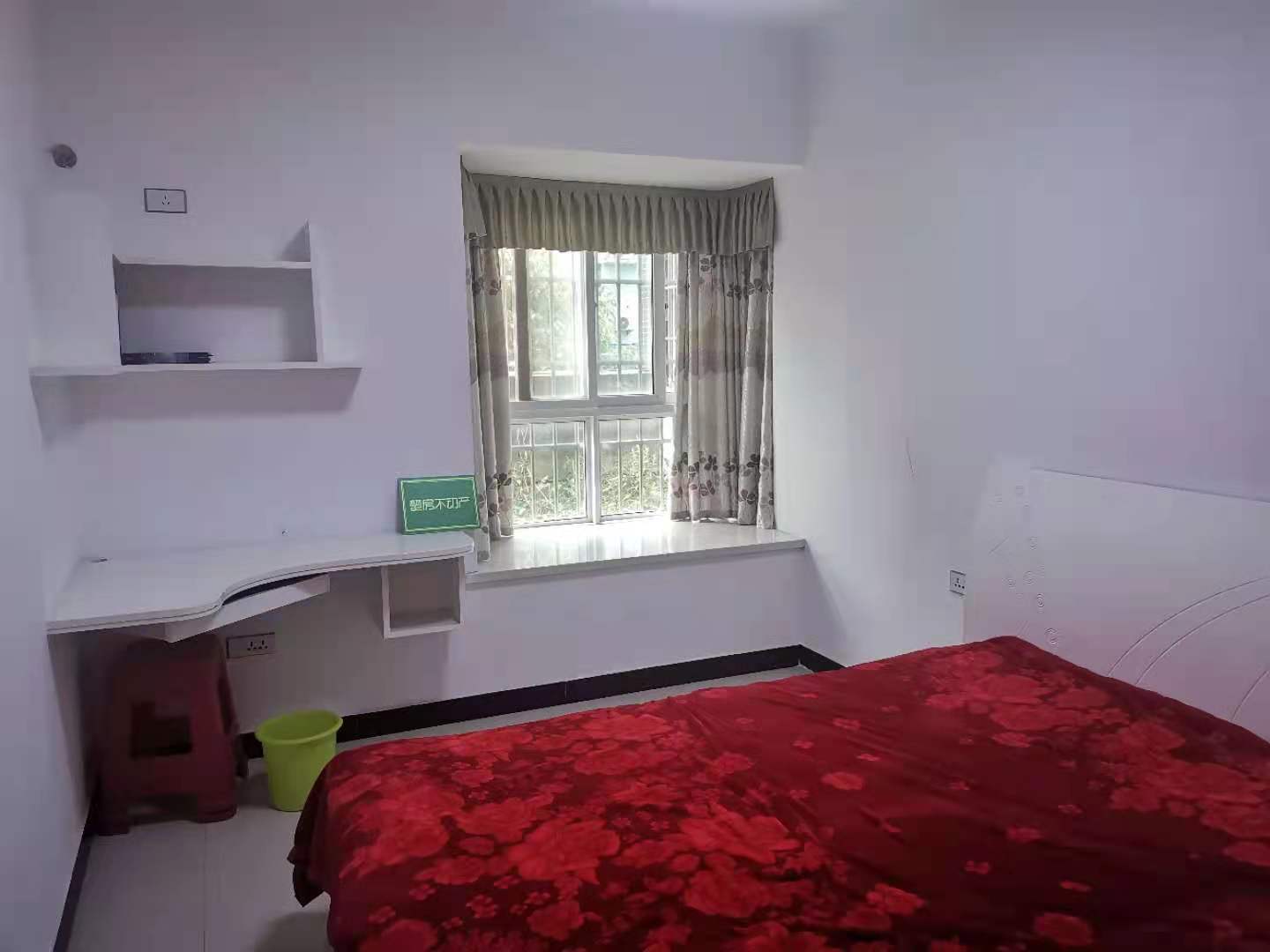 城市丽景全新精装三房两卫，带超大露台证满二诚意出售！