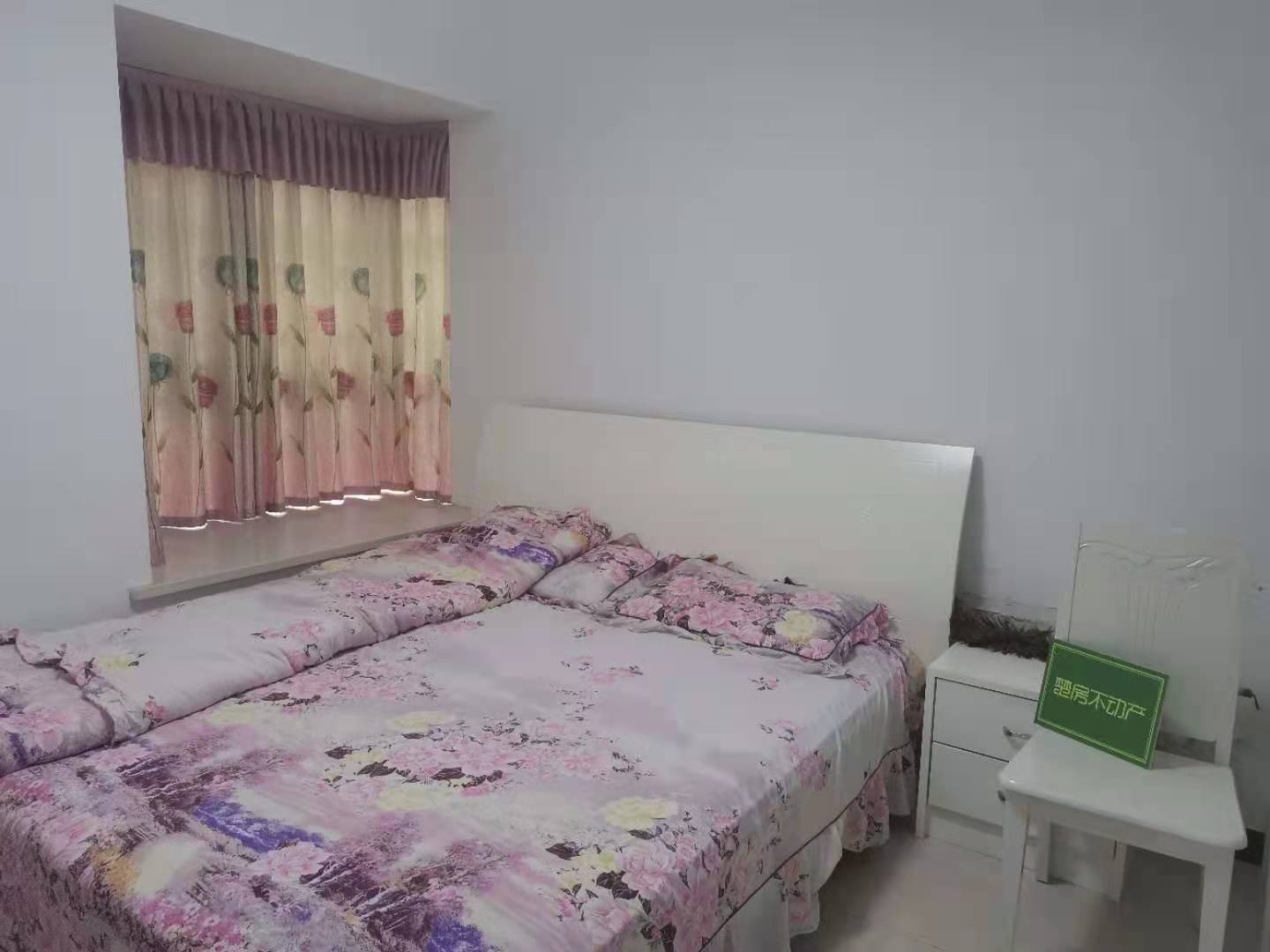 城市丽景全新精装三房两卫，带超大露台证满二诚意出售！