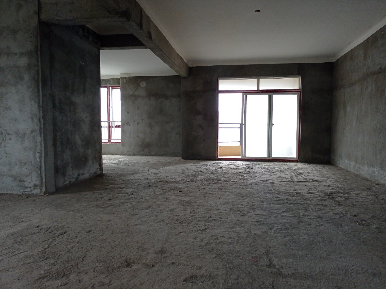 公园旁的家城东公园世家135平毛坯4房76万证件满二有钥匙 看房单价才5600要的速度