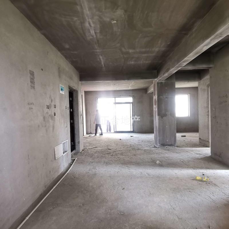 房东急售，荣怀及第世家，一梯一户。稀缺小高层，单价5200，证满二