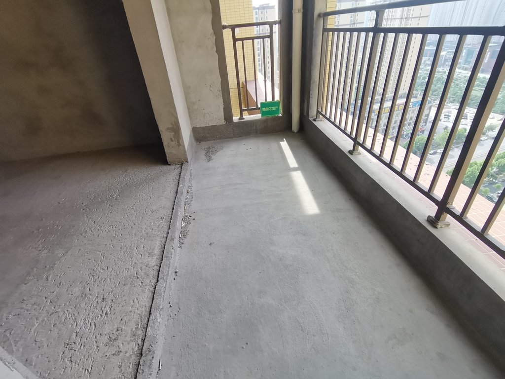 领秀城领秀城毛坯大三房带车位房东诚意出售