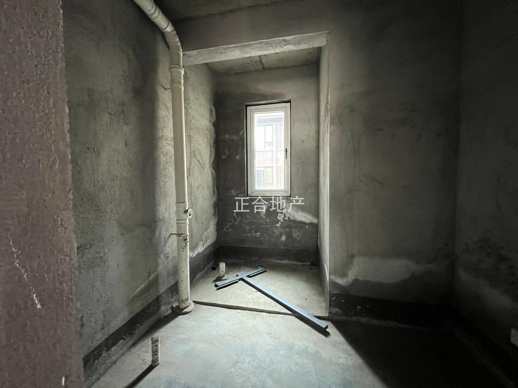 捡漏，边户，祥生观棠府别墅，一楼带大院，东边户，带两个车位，后有院子，阳光房，满二