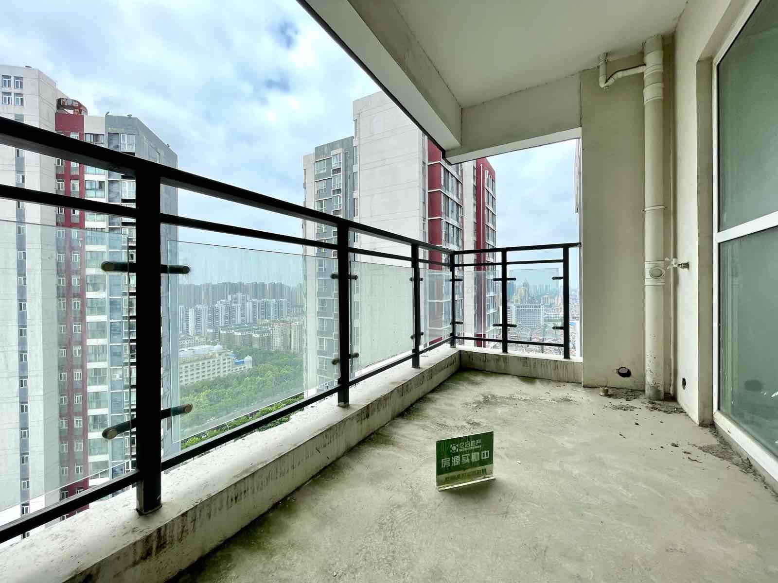 捡漏，亏本降价了，福星城，毛坯三房，，单价3400，好楼层，证满二