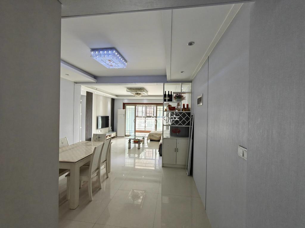 手付9万直接拎包即住！看房打电话！