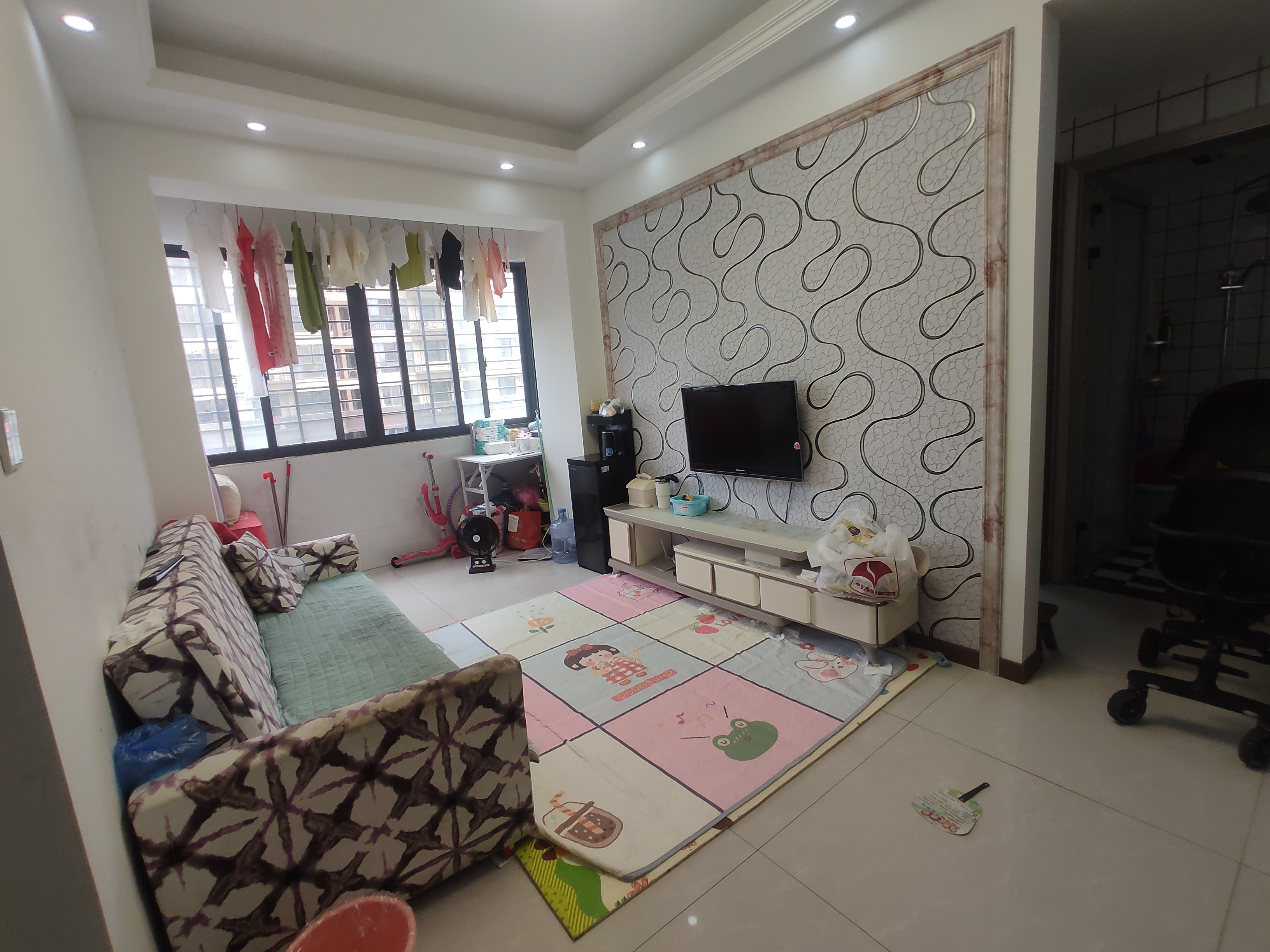 荣怀极地世家.精装边户双阳台.看房方便.业主急售