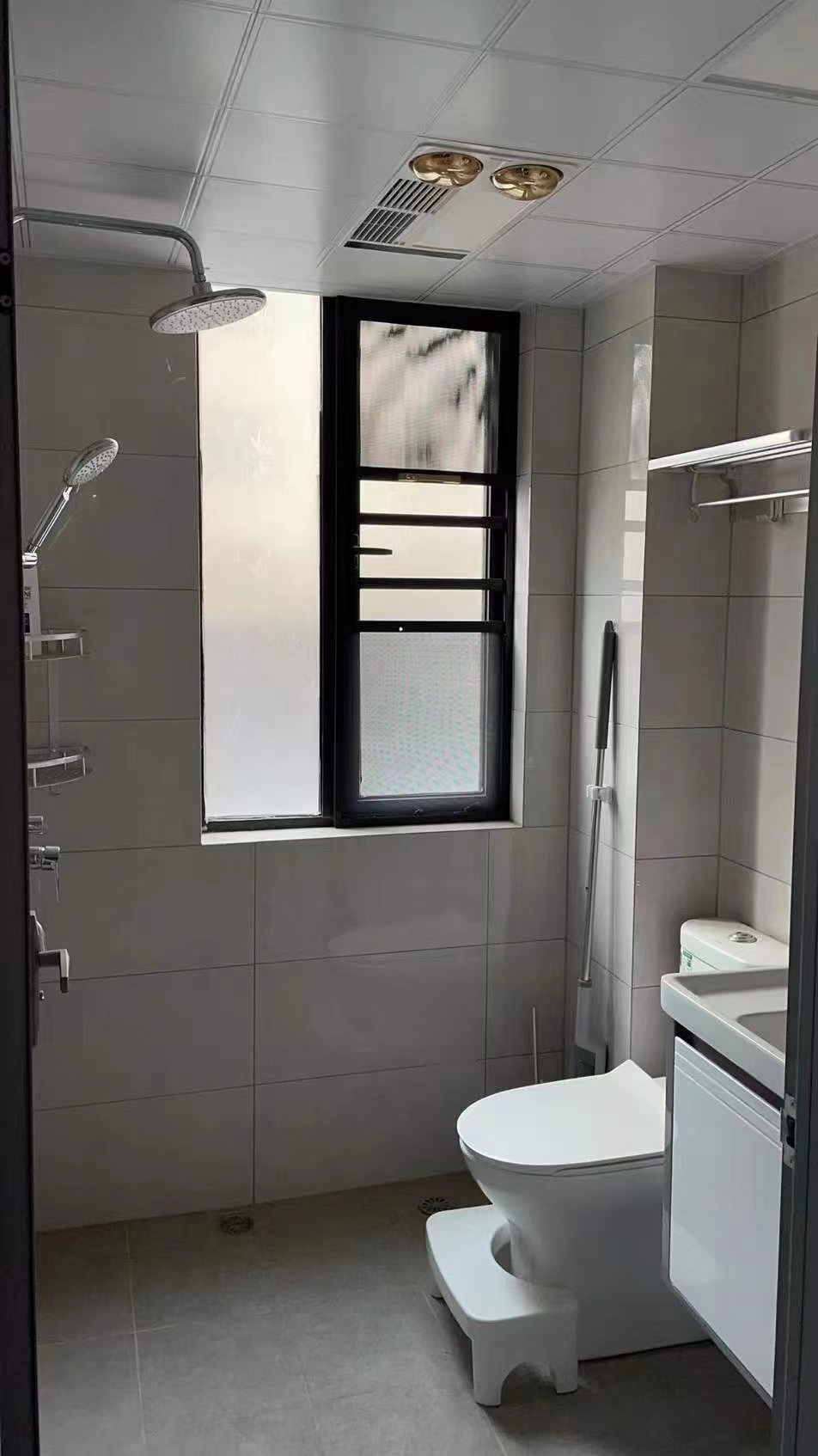 荣怀大三房出租装修新家电都齐全