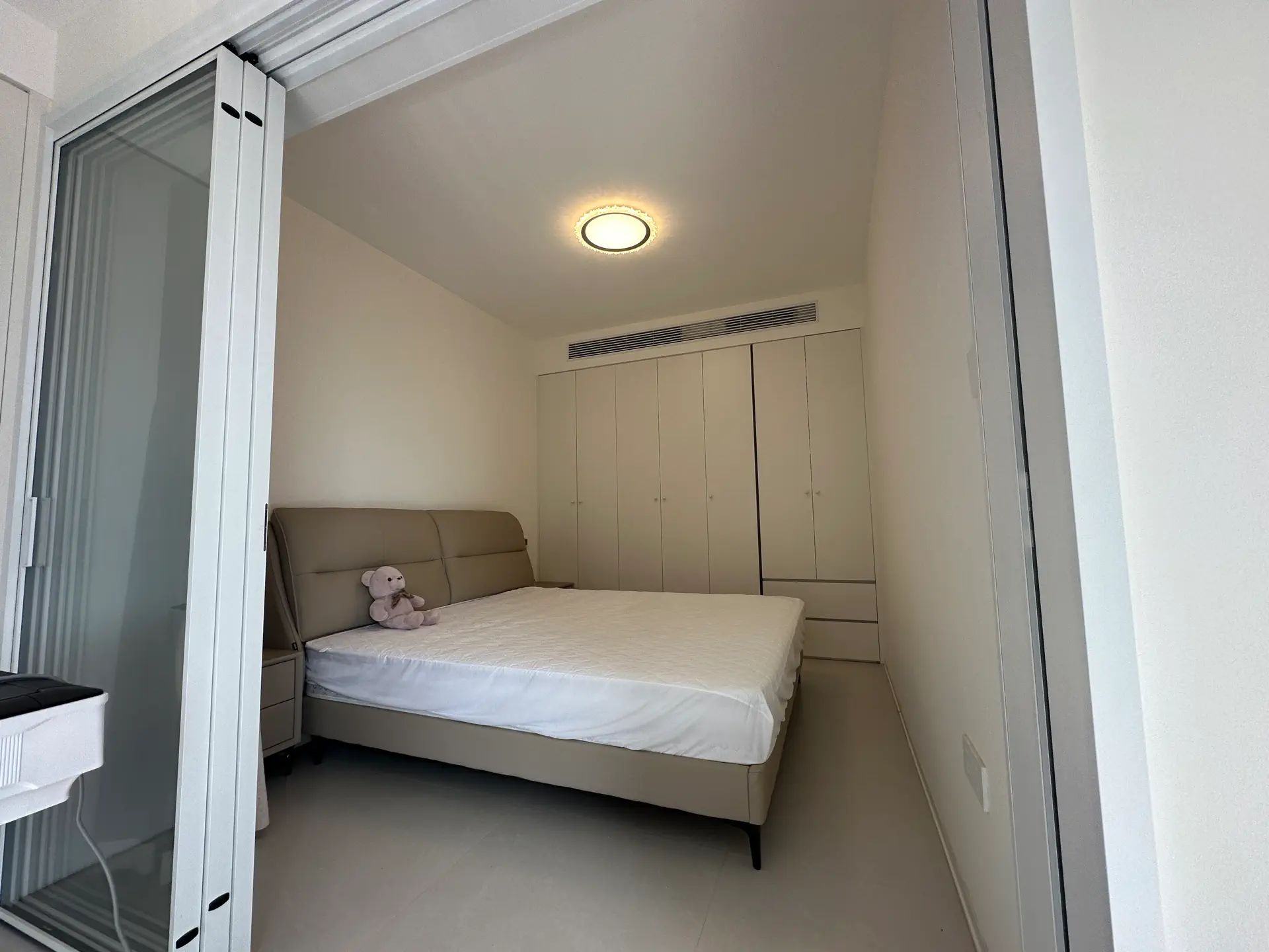 城南，蓝天花园，1梯1户，精装三房，好楼层，诚心出售