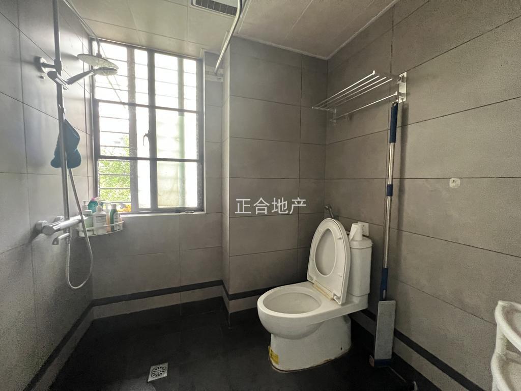 上林仙苑，花园面积300平（全市为一），全屋品牌装修，大金空调，全屋地暖等，满五，送车位