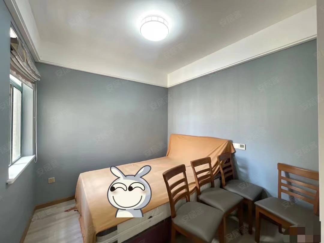 湖景房，仙女湖畔，精装大四房，全屋地暖，品牌装修，东边户