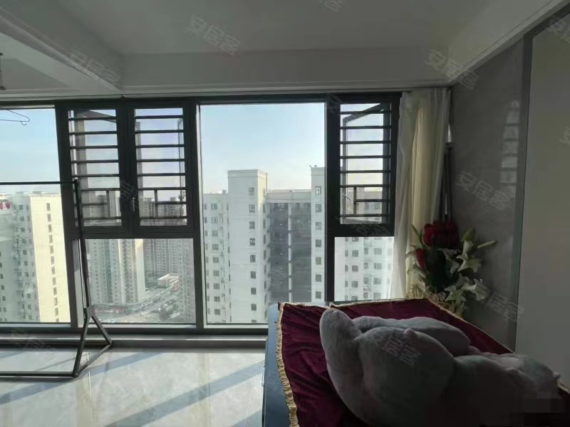 城南新小区！全新装修新～精装3房2卫，大阳台，凤凰楼层，满二，带车位，拎包入住