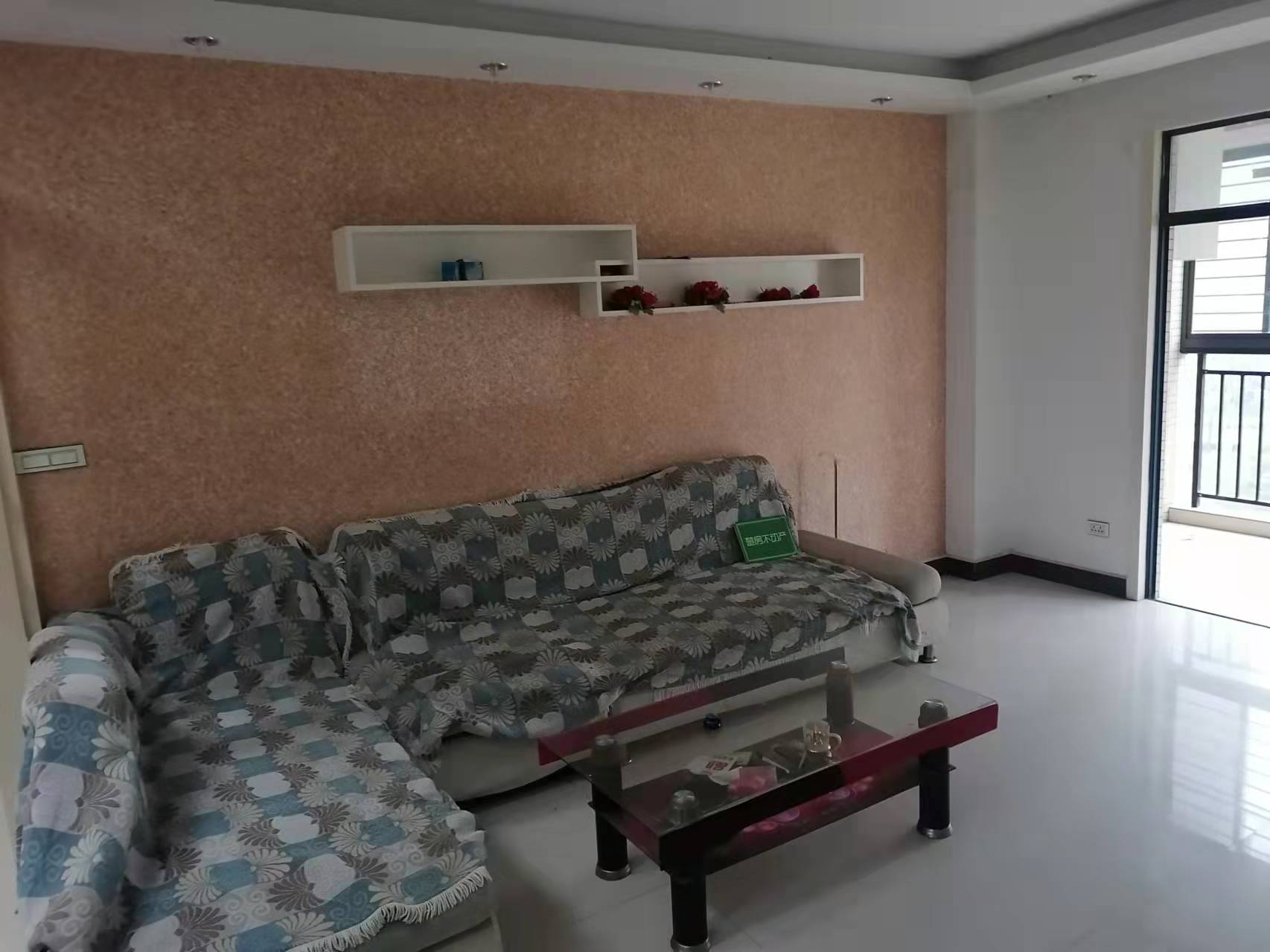 一品苑精装三房两厅两卫户型方正南北通透前后无遮拦诚心出售证在手可按揭