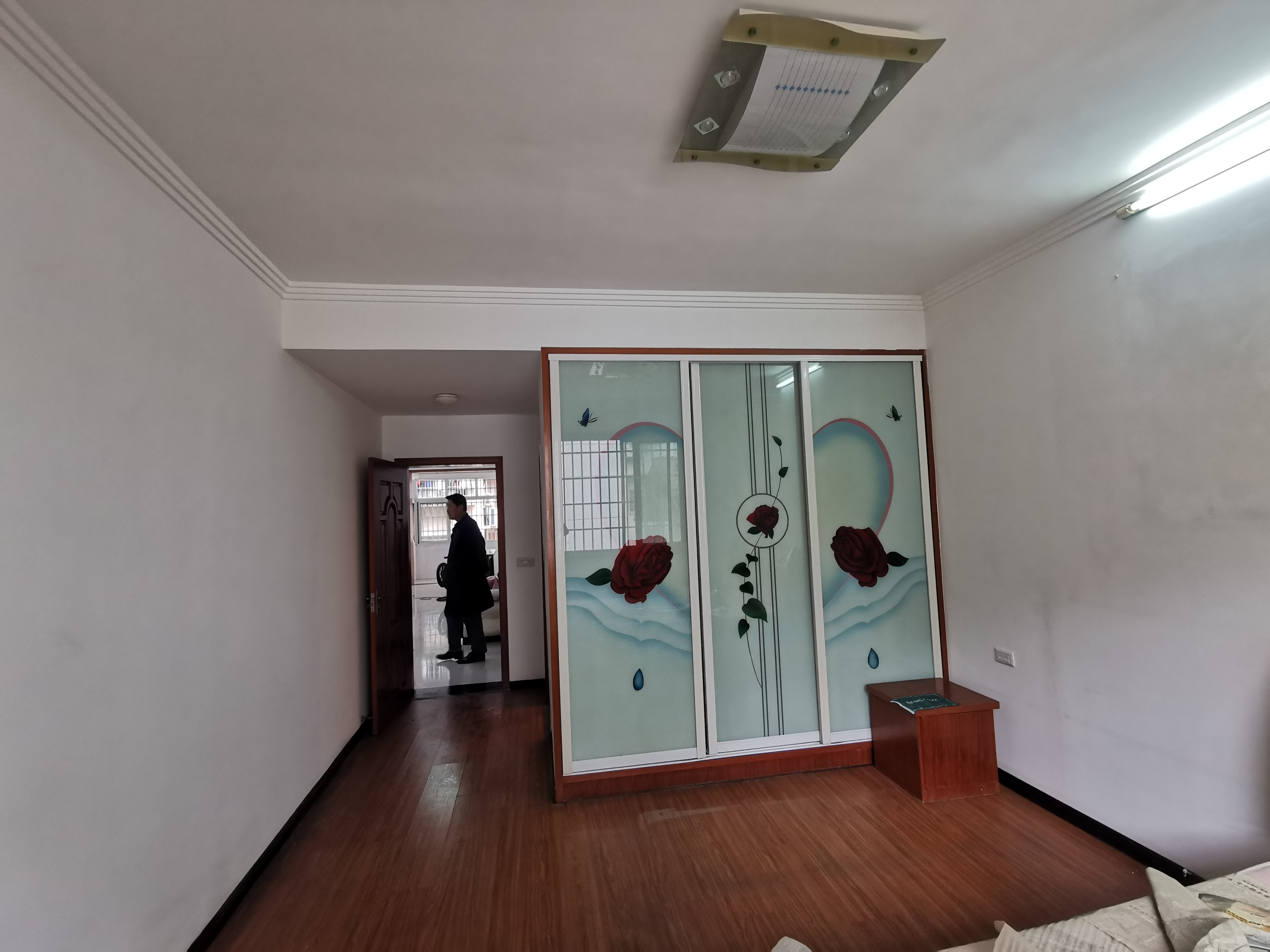 城市广场旁富丽小区三房两卫南北通透双阳台楼层好无遮挡 看房