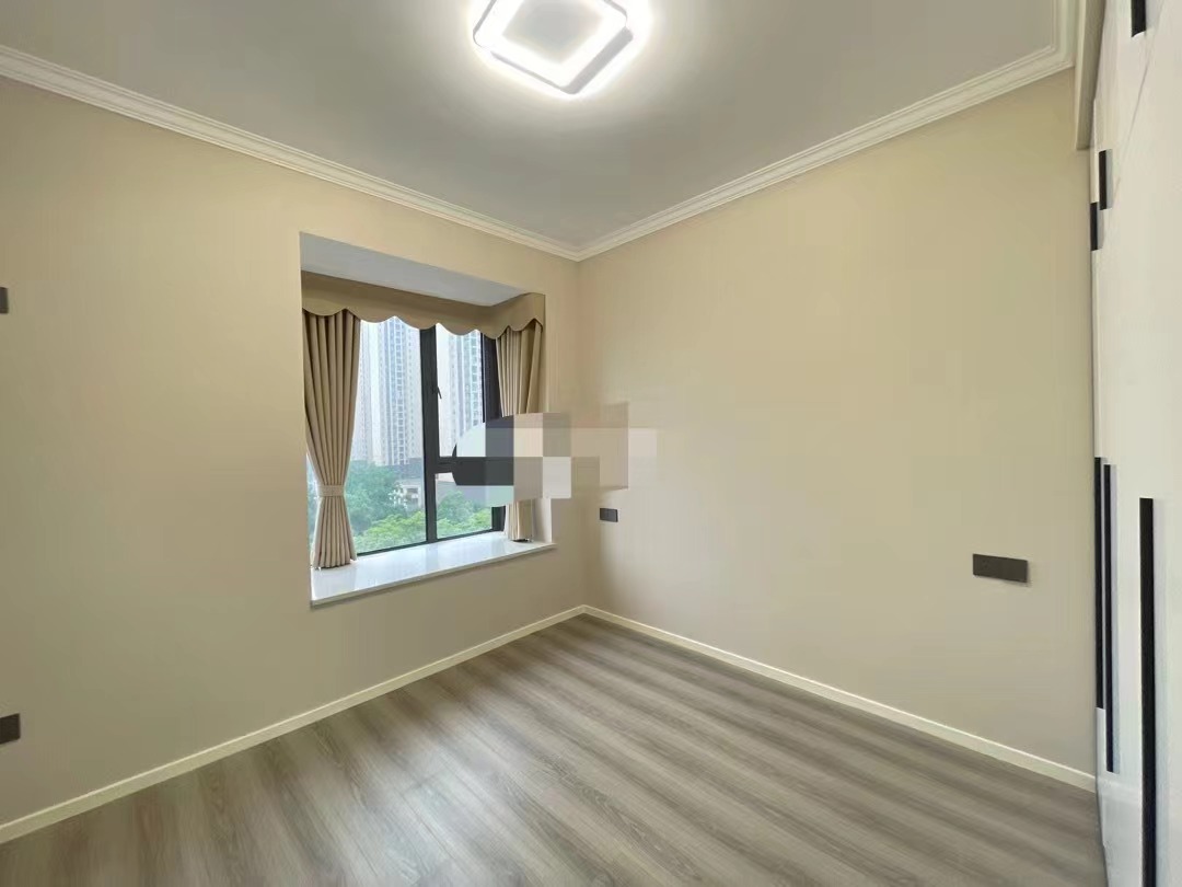 紫润尚城，精装大两房，成色新拎包入住，上仙桃xiao学、新三中，看中可谈