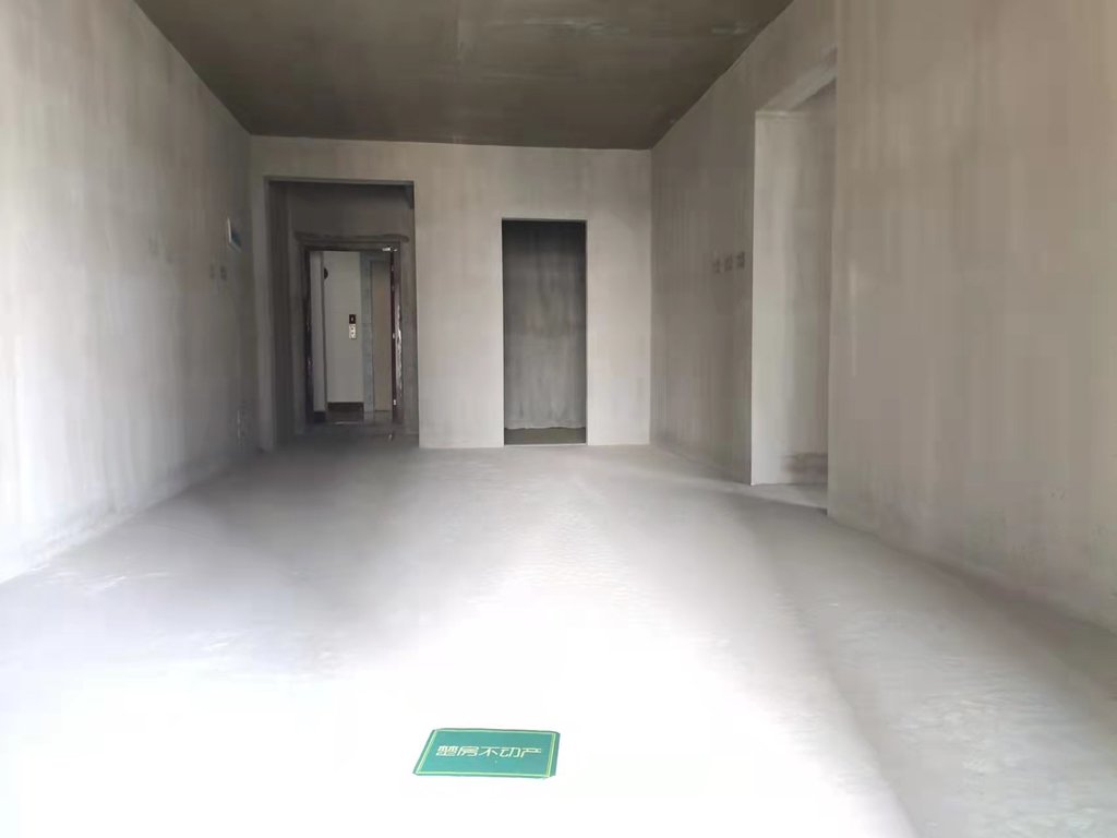 御湖世家毛坯三房阳光楼层楼间距宽小区绿化覆盖广现房交付