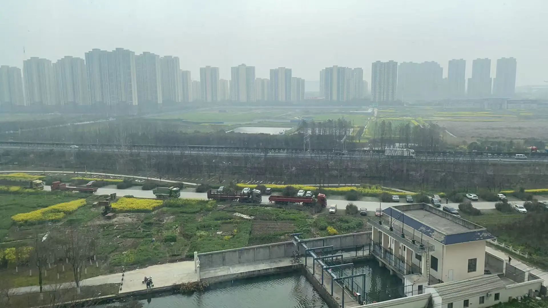 城南，吾悦旁，南国明珠，9.9成新，精装三房，满五