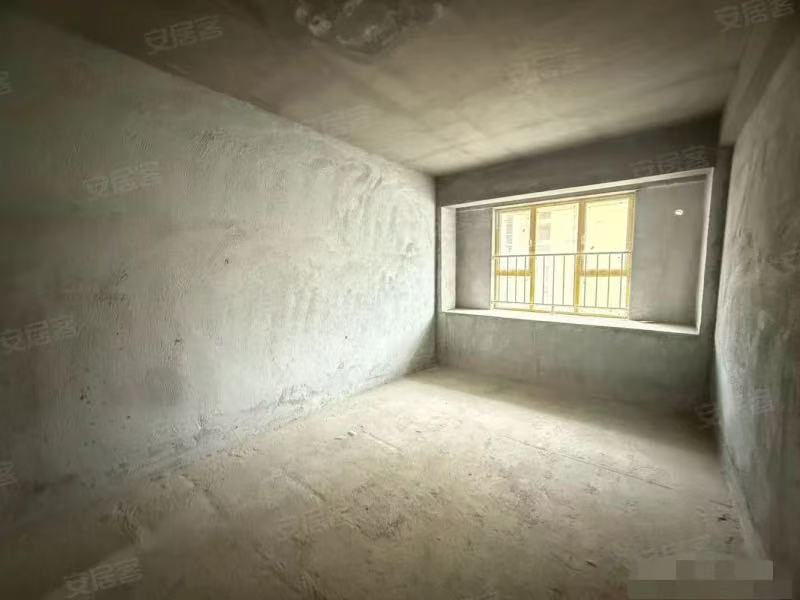 吾悦旁，朝阳丽景，12楼，单价6字头，大阳台，毛坯三房