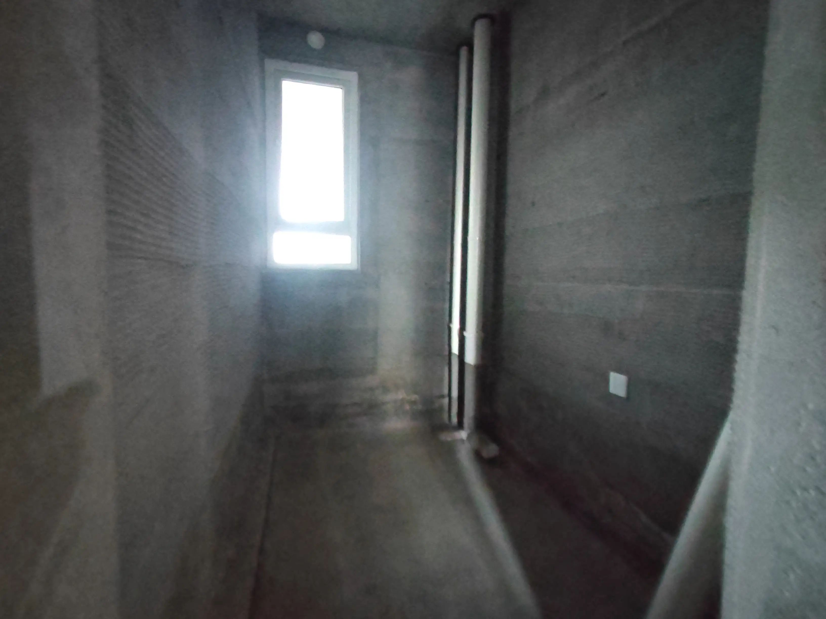 城南，碧桂园，毛坯三房，带车位，中间好楼层，证满二