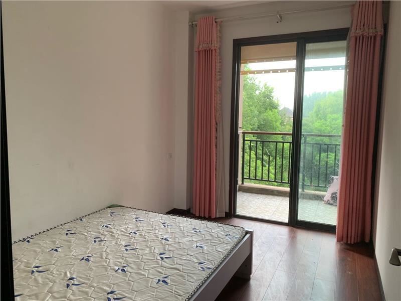 绿地锦城，楼层好装修只卖毛坯价，证满两年，拎包入住，是您置家 选！