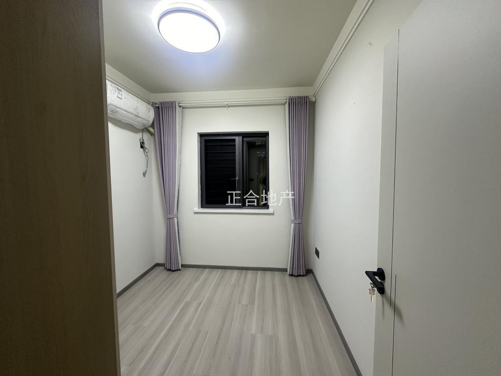 城西满庭春全新装修三房二卫单价5字头证满二