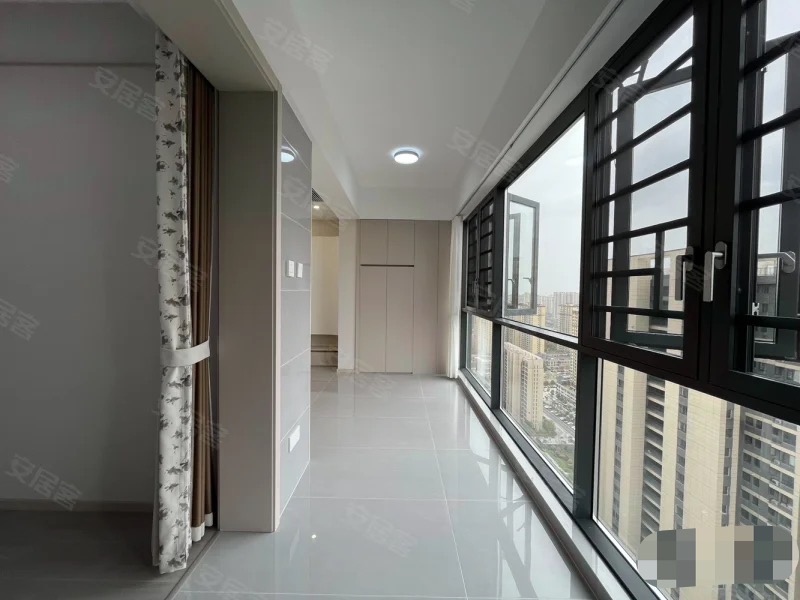 城南，森林国际北苑，精装大三房，边户，大阳台，满二，南北通透，全新装修