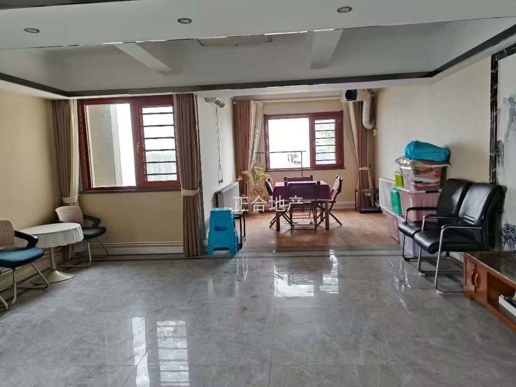 三中旁边元泰商业区好楼层，精装三房，4字头