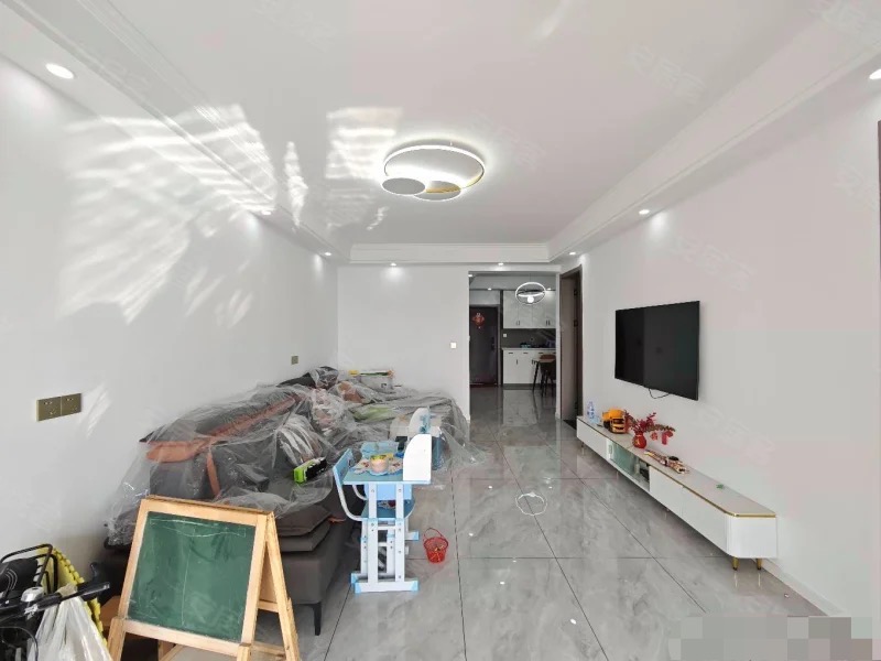 288，仙桃xiao学旁，仙桃别院，电梯好楼层，精装三房，墅级享受，9.9新，老证过户