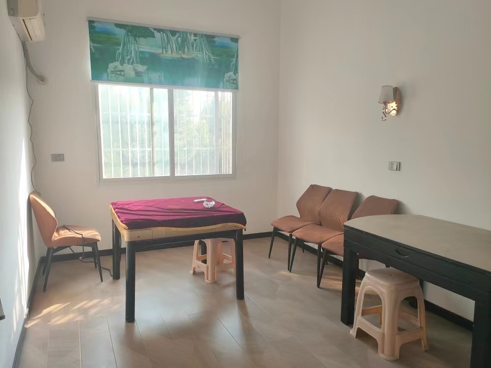 龙华山小學教师宿舍.精装三房.证件满二.看房方便