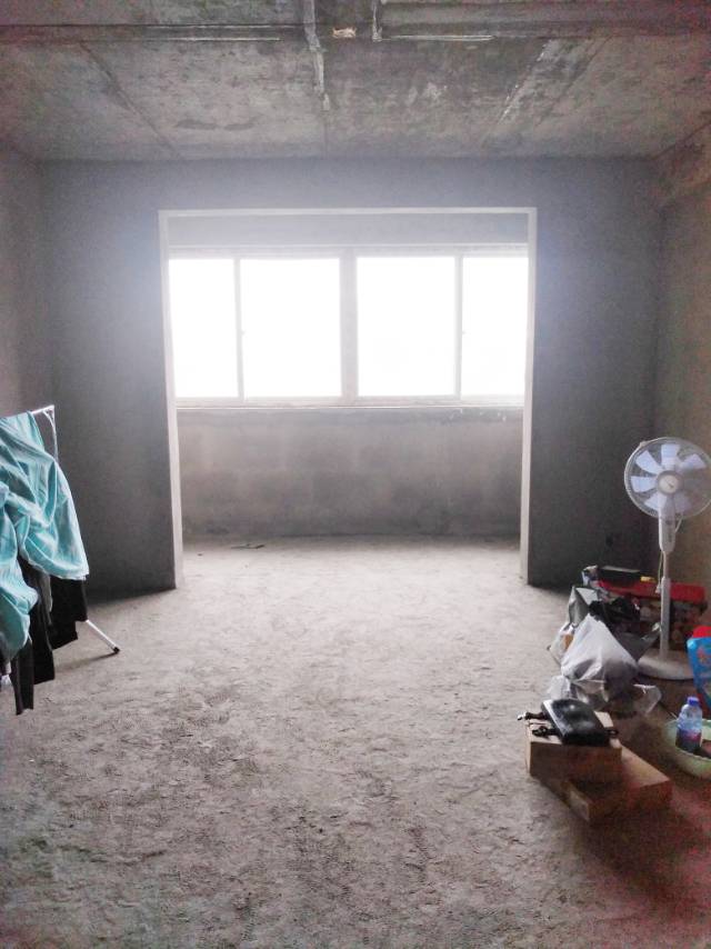 滨江星城120平电梯房