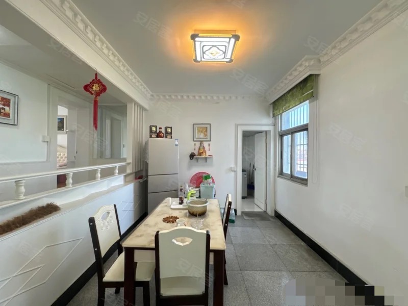 诚心出售，复州花园小区，实验二小旁，南北通透、精装大三房，交通便利