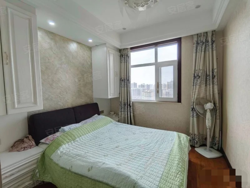 ？城南，元泰未来城A区，豪装三房，单嫁5子头，电梯好楼层，9成新，南北通透，证满二