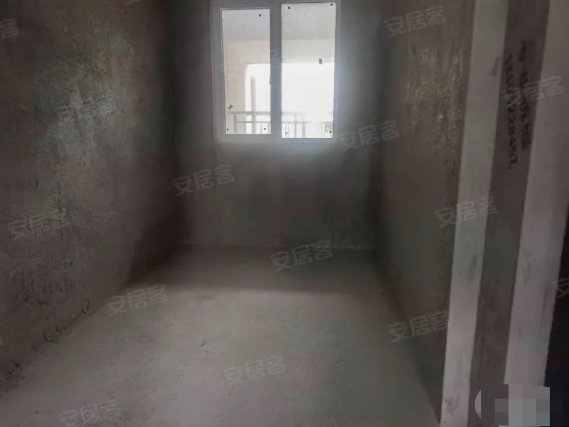 338，城南，蓝天白云，次新小区，毛坯3房2厅2卫，单价5700+，证满二，捡漏