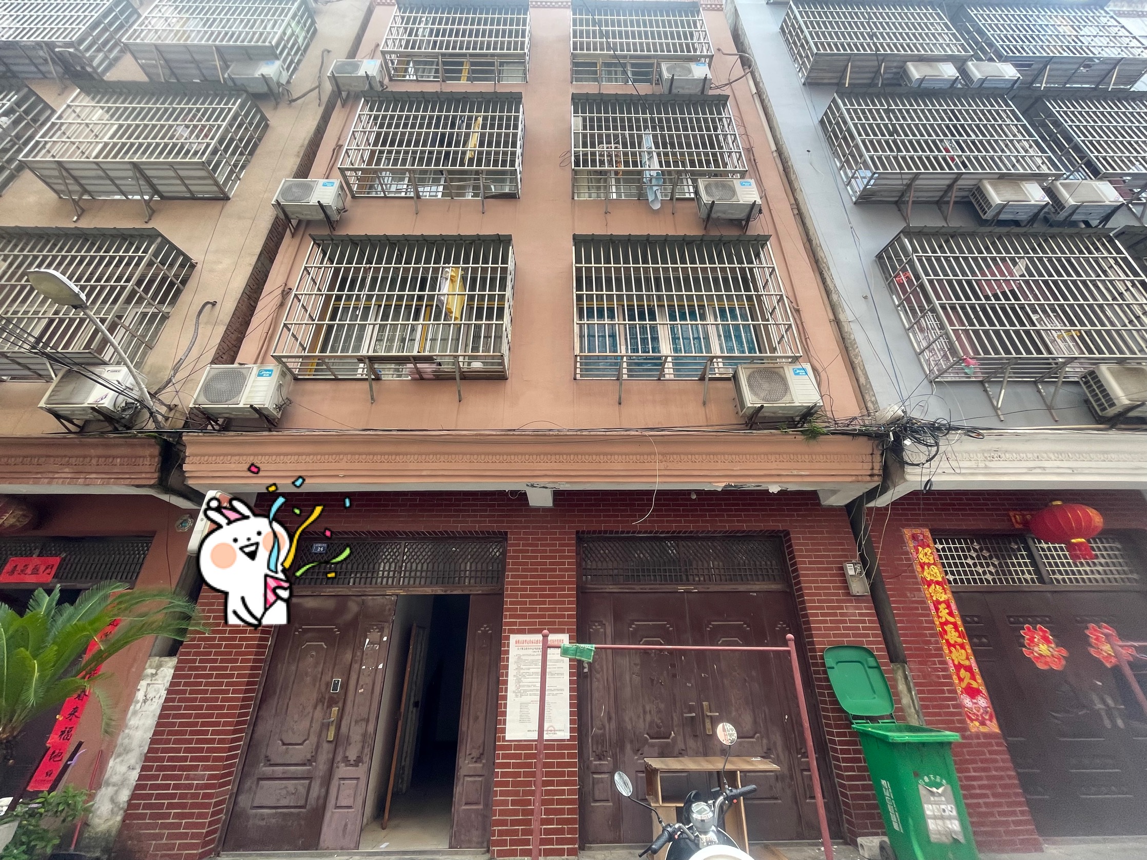 职院对面杜湖街私房5层450平买即出租