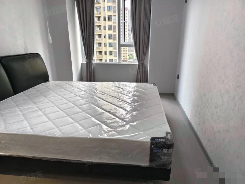 城南，森林国际城北苑，电梯小高层，好楼层，全新精装三房二卫，业主配合满二过户