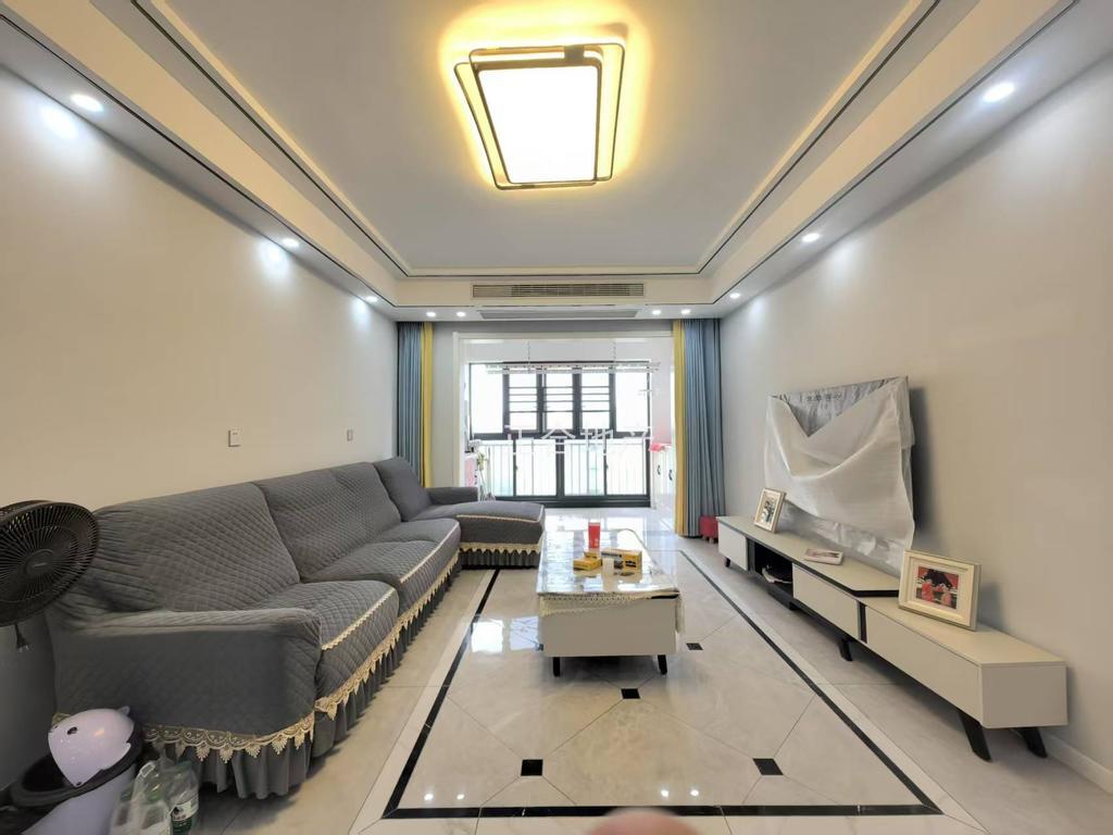 捡漏！ 城南，南国明珠，精装4房，中间好楼层，9成新，单价5100，双阳台，证满二