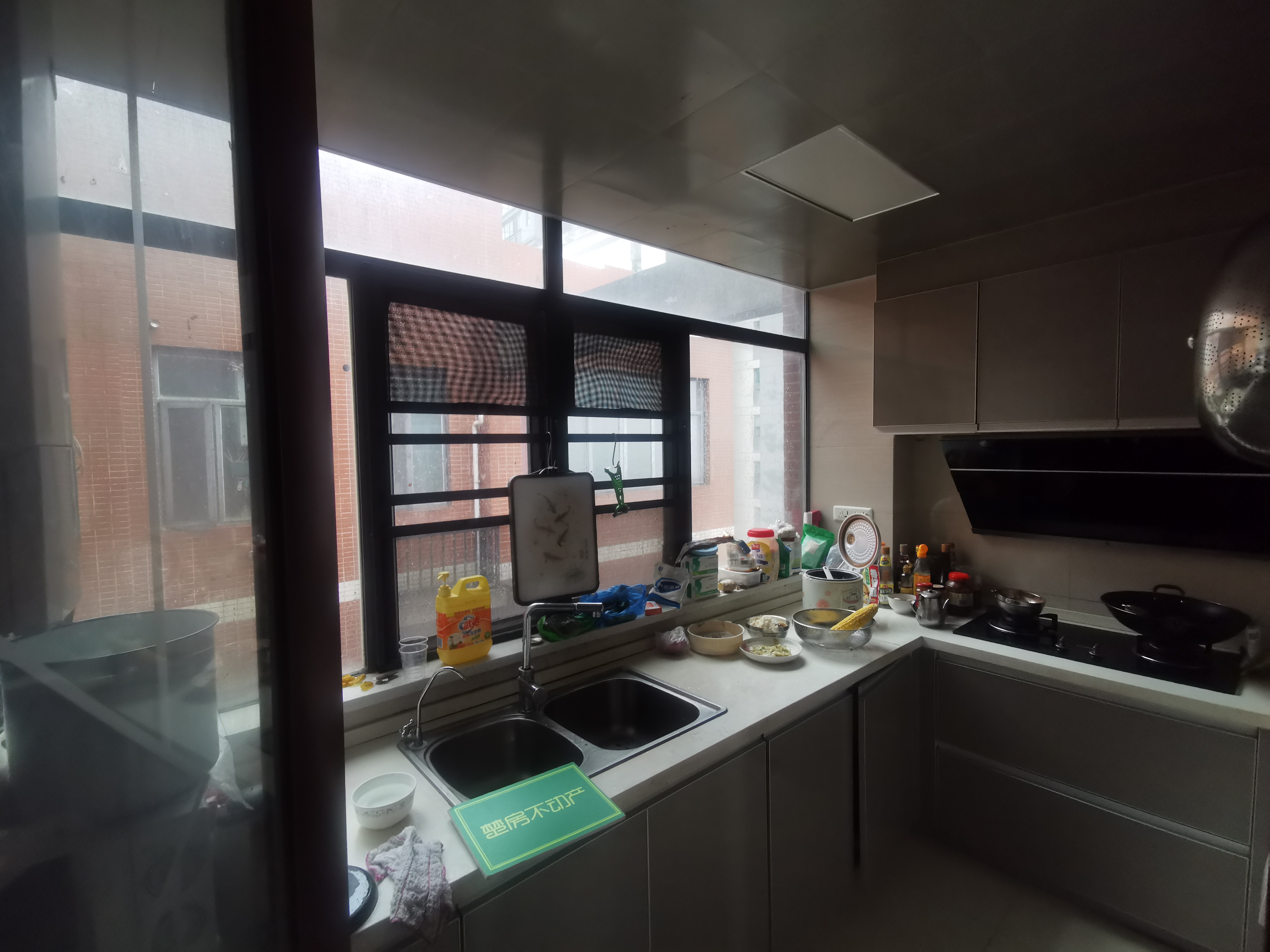 老城区三医院旁紫晶上城精装修三房南北通透采光好满二可贷款