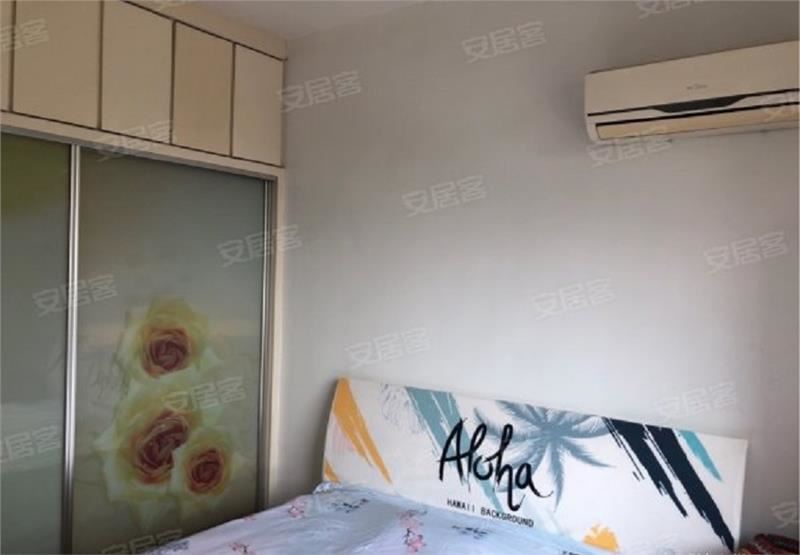 世纪雅苑精装2房，带大阳台，拎包入住，证满五，看房方便！！