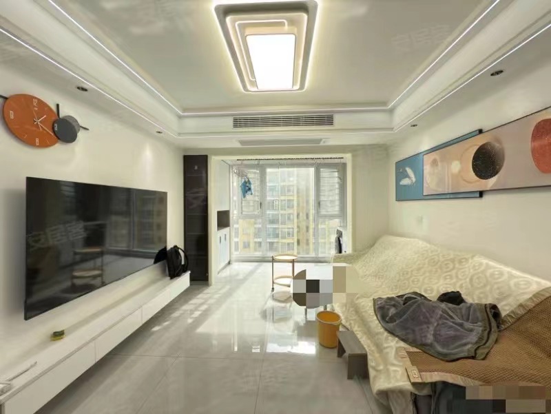 急售，检漏，新城‮号壹‬四期，​湖景房，精‮三装‬房， 业主‬自装 ，中间楼层，9.9成新