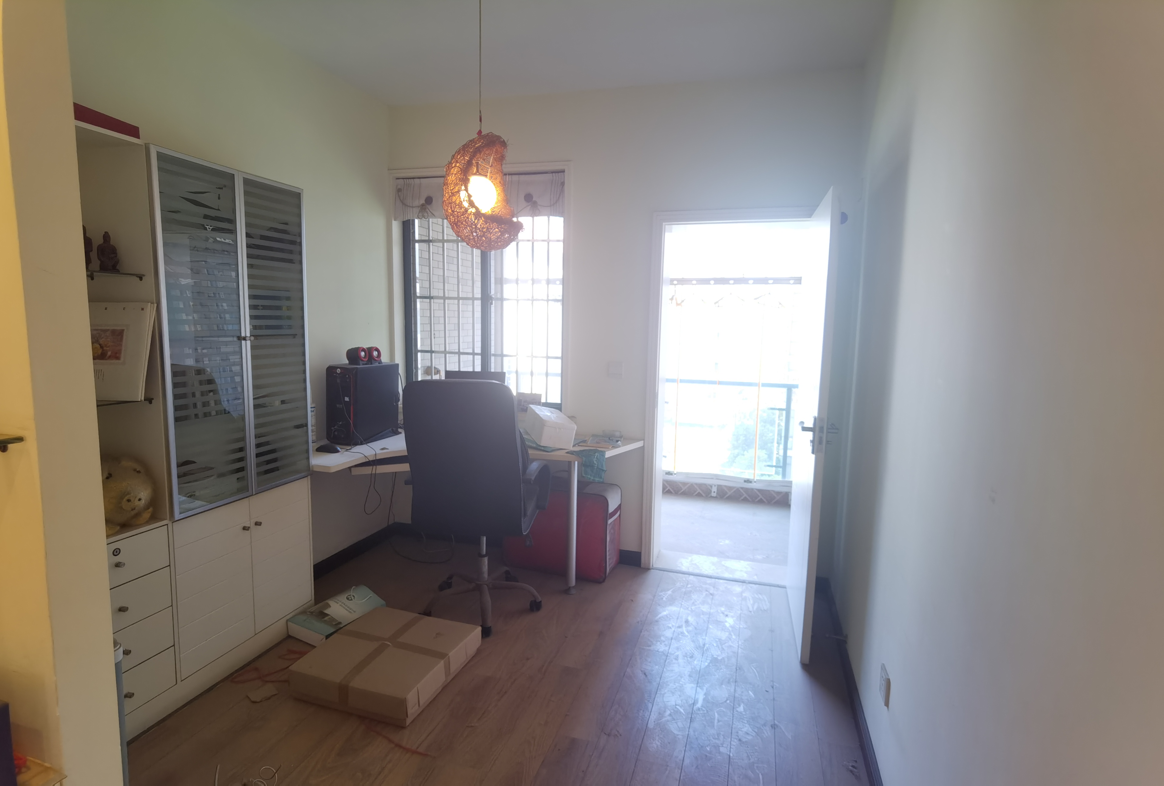 仙河城市花园大四房旁边就是武商出行方便看房也方便欢迎来电咨询