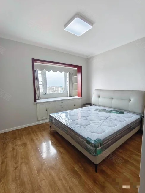 降价了，福星城，精装大三房，全屋中央空调，证满二，9成新