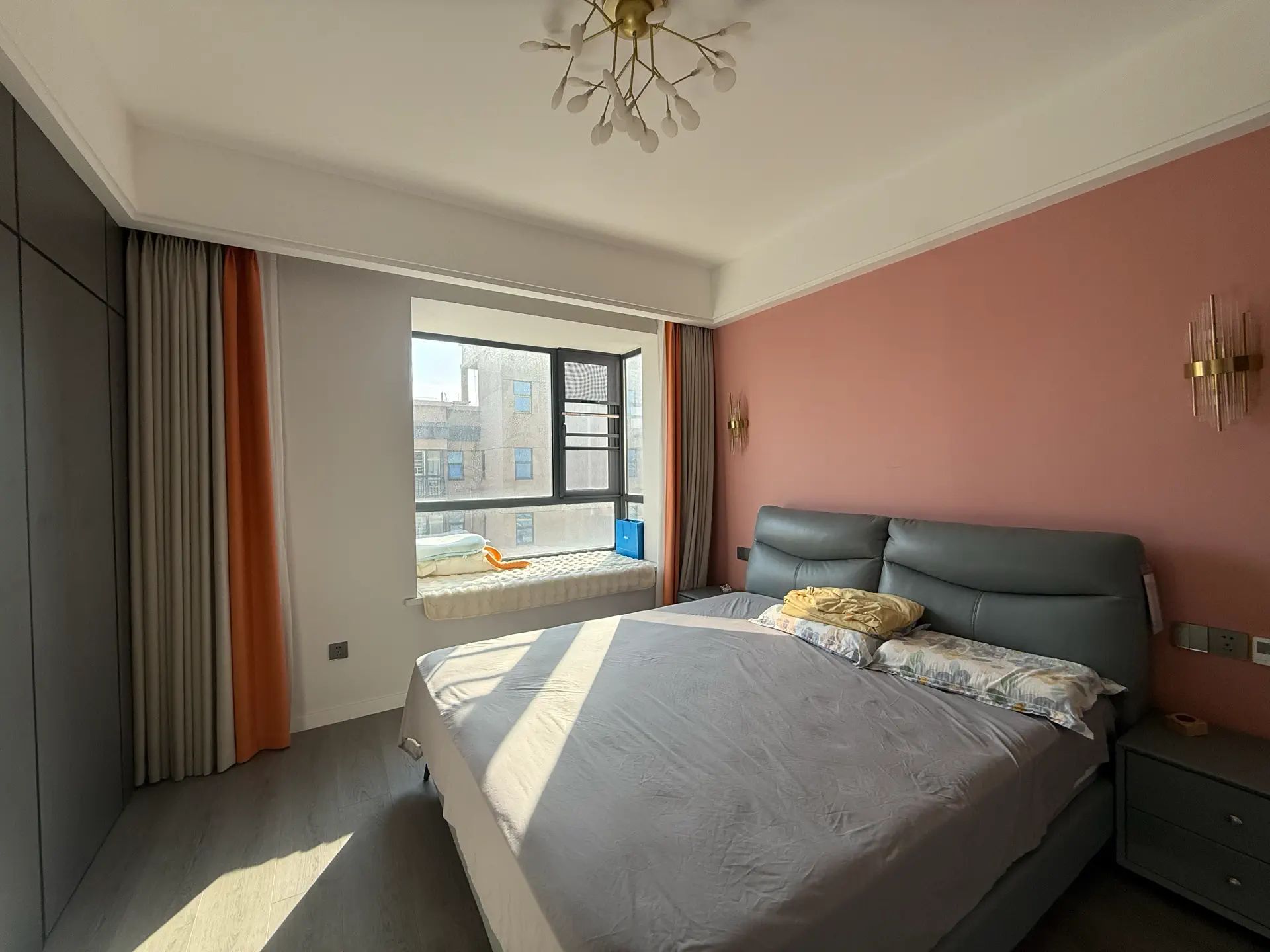 亏本，三中旁，学府名都，精装三房，凤凰楼层，装修9.5成新