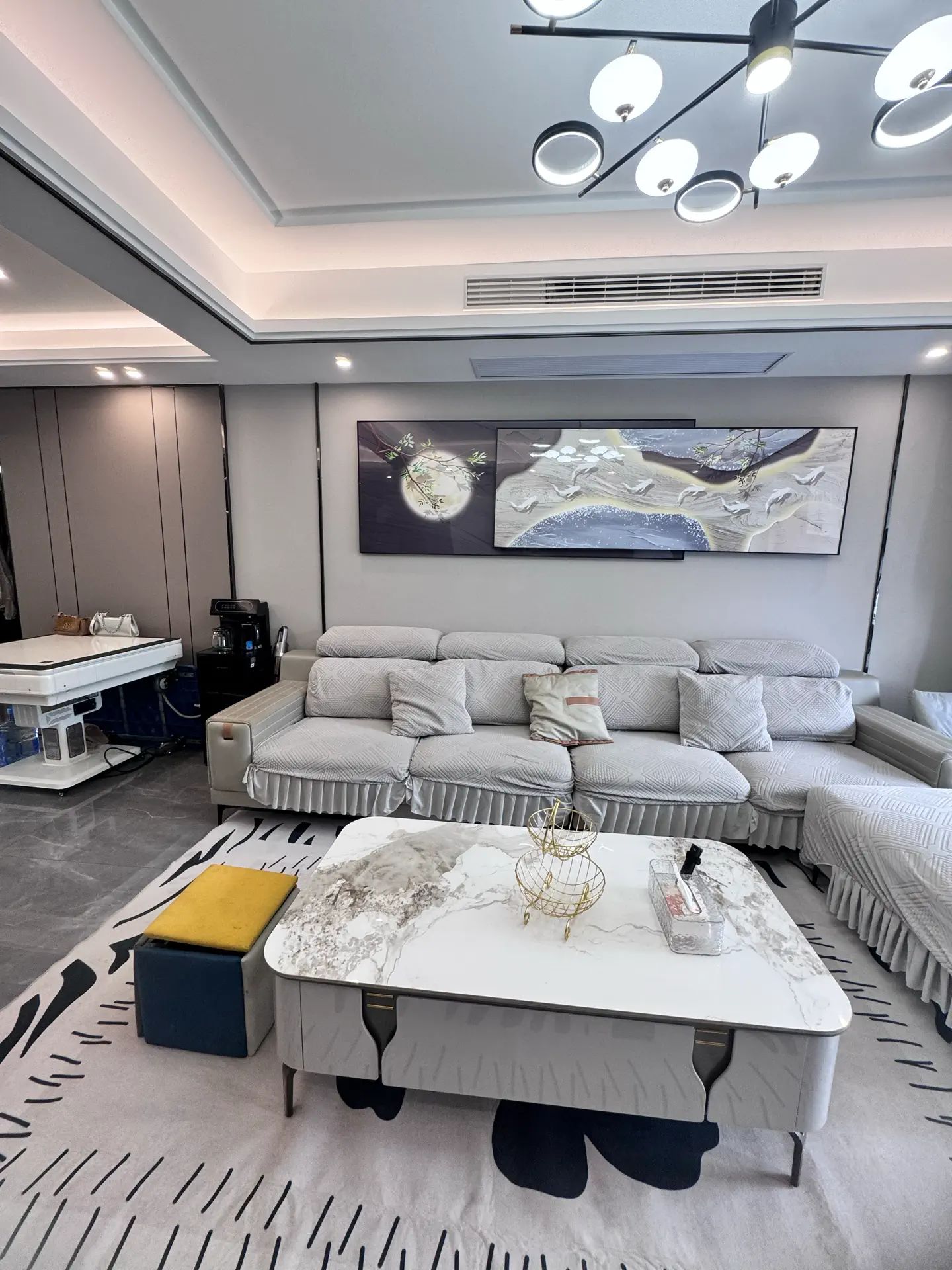 降价了，亏本出售，城南，元泰未来城C区，9.9成新， 边户，精装三房两卫，诚心出售