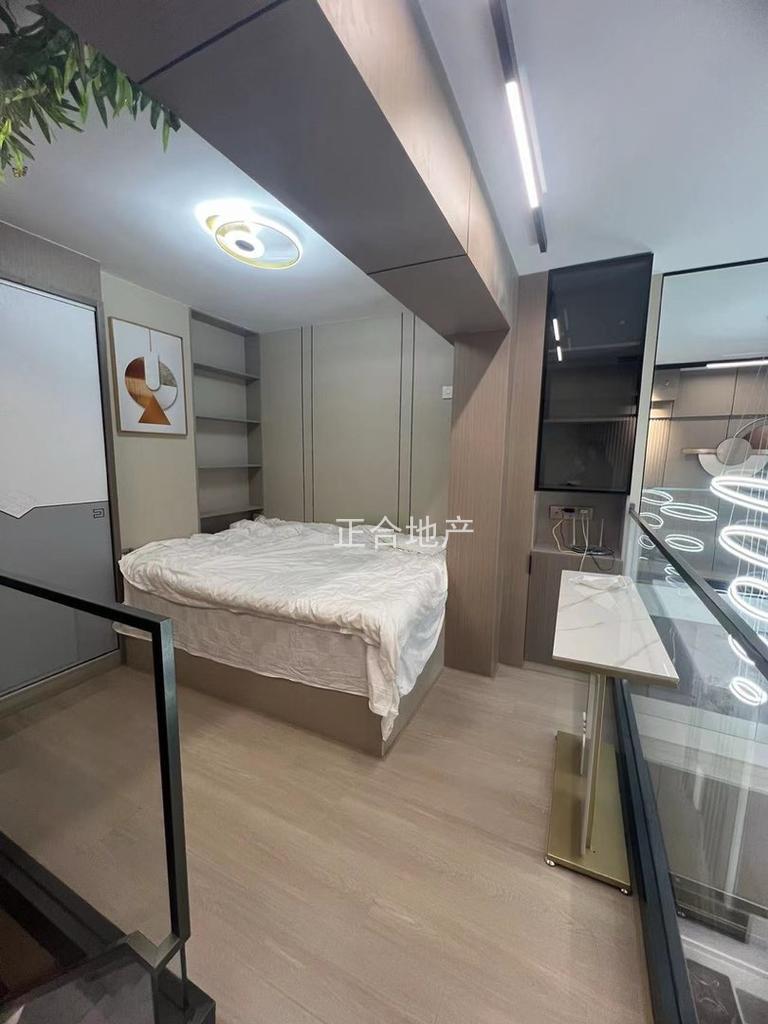 降价了，诚心出售，城南复式，全新精装，全屋品牌，​一口价31万，业主包过户