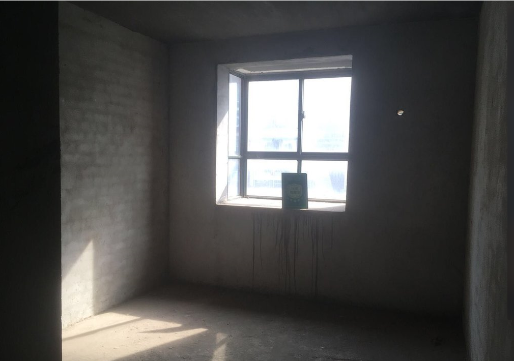 东城花园毛坯三房中间楼层户型方正房东诚意出售