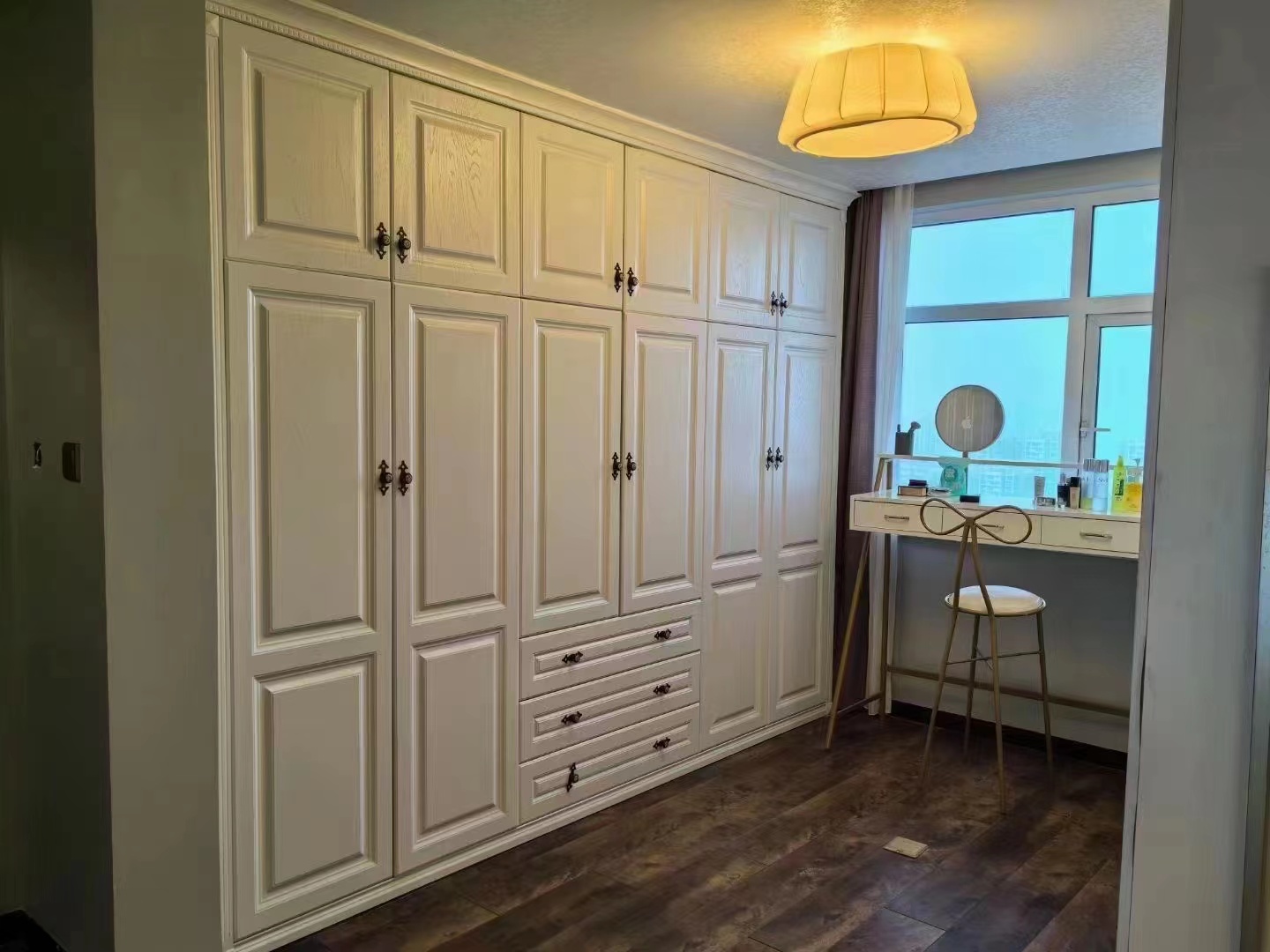 秒sha价，亏本急售，新三中旁，豪装三房，房东诚心出