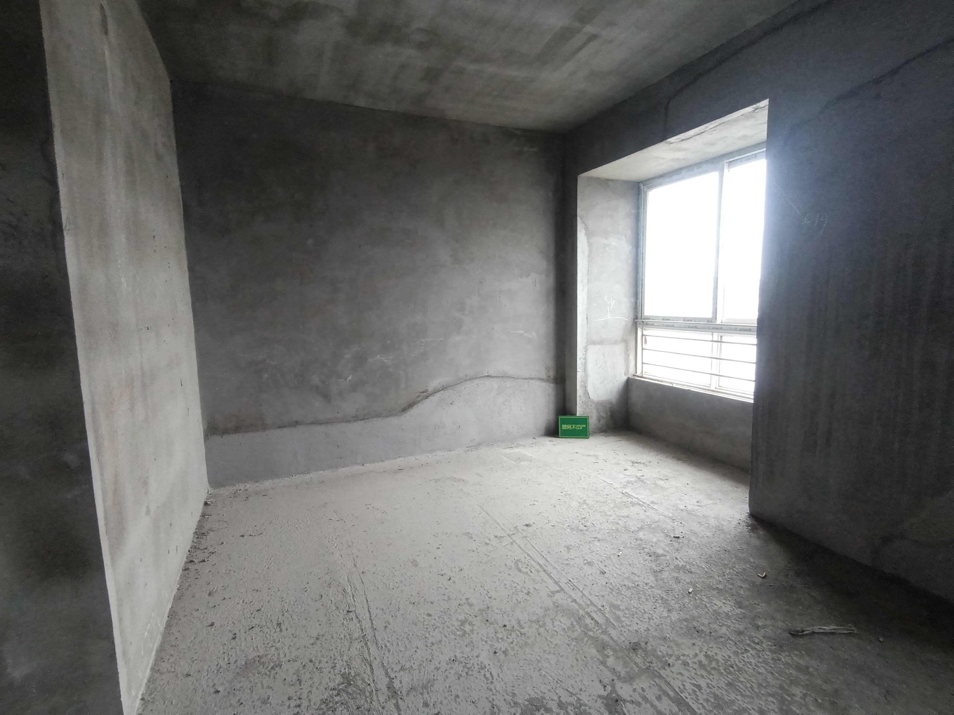 漫城林语毛坯四房南北双阳台采光好业主诚意卖