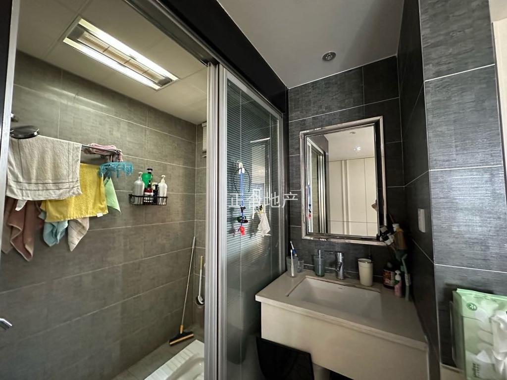 房东急售，城南，沔街上面，御台公馆，精装三房❗️单价5170，证满二，好楼层，家具家电全送❗️