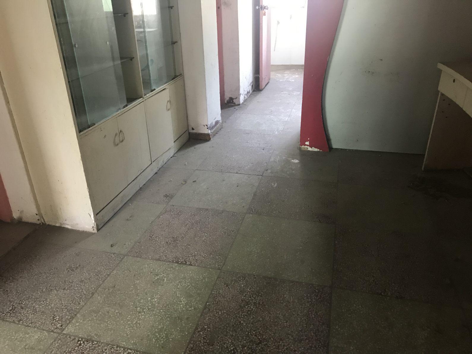 商城旁边三房，中间好楼层