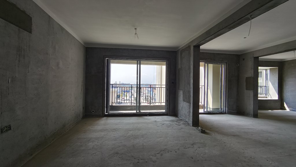 金科御府.毛坯三房两卫.小区环境好.看房方便