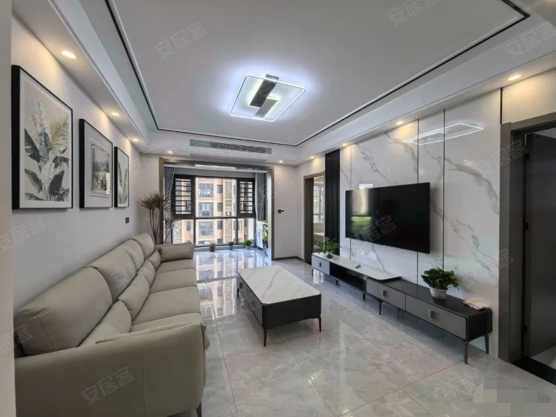 城南，南国明珠，电梯10楼，精装三房二卫，证满二年，捡漏